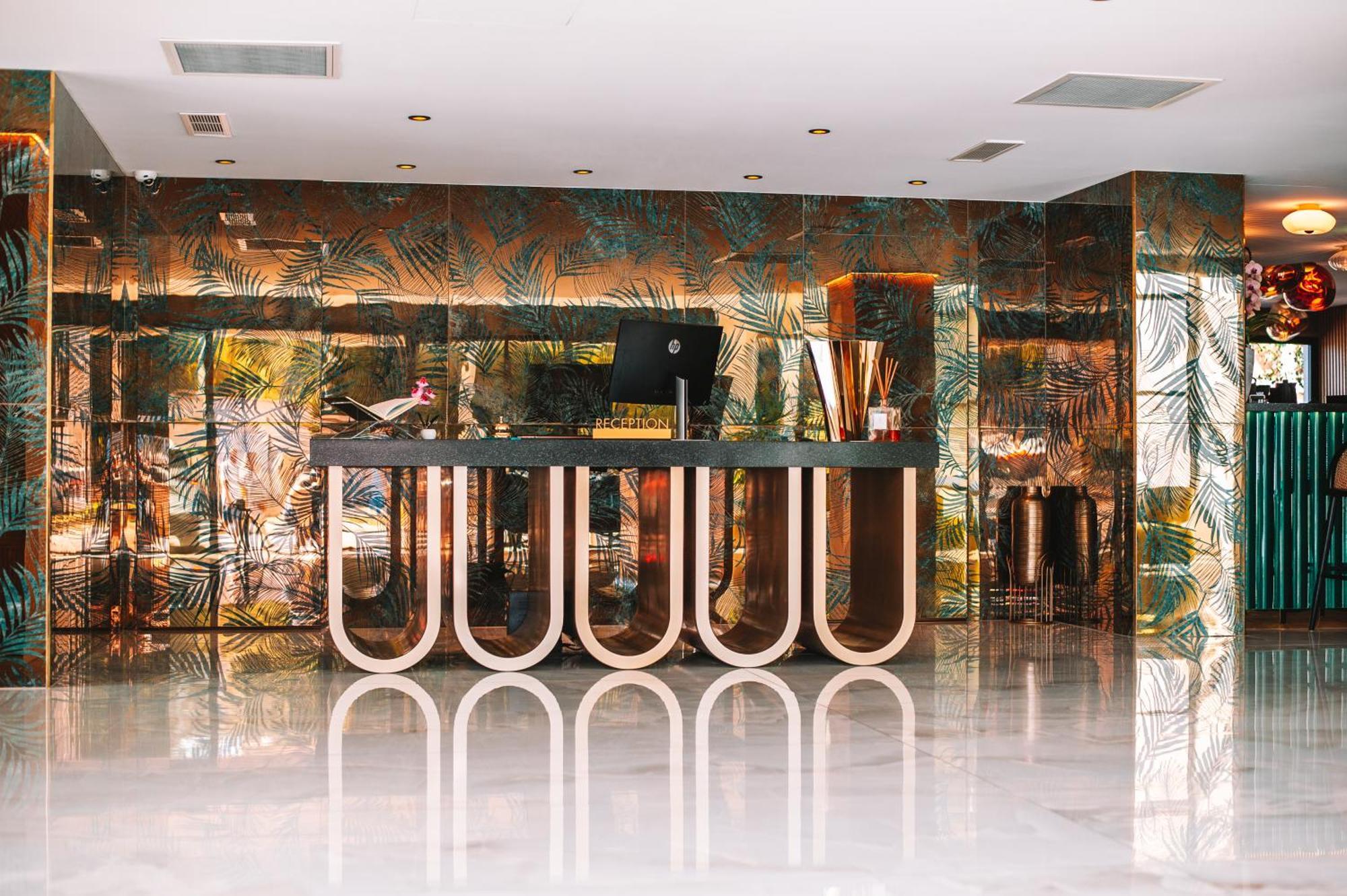Calvi Hotel ภายนอก รูปภาพ