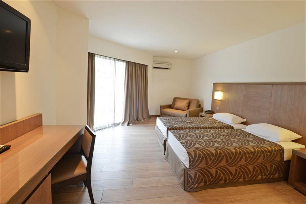Calvi Hotel ภายนอก รูปภาพ